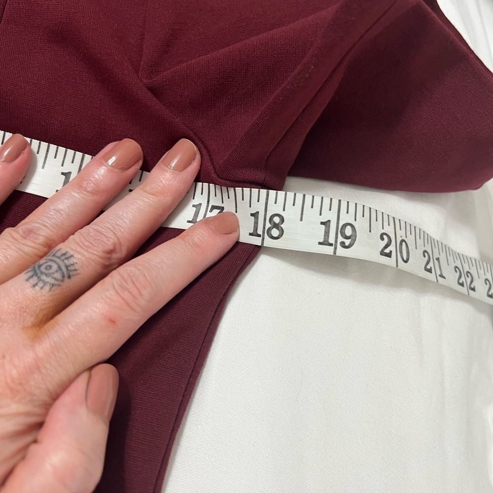 LAFAYETTE 148 Maroon Ponte Short Sleeve
Stretch Dress Sz 6 B37" W32" pockets - Picture 6 of 15
